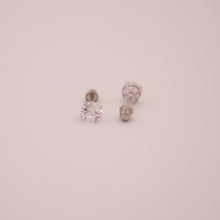 Load image into Gallery viewer, 14k Solitaire Round Stud Earrings